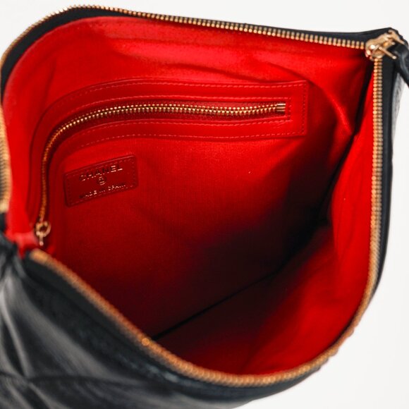 Chanel Black 19 Model Lambskin Quilted Medium O-Case - Picture 9 of 11